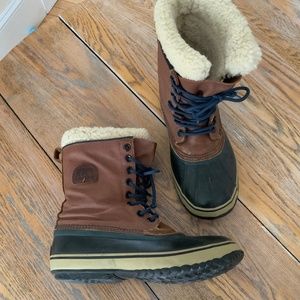 SOREL winter boot w/sheep fur lining/mens 9/42.5
